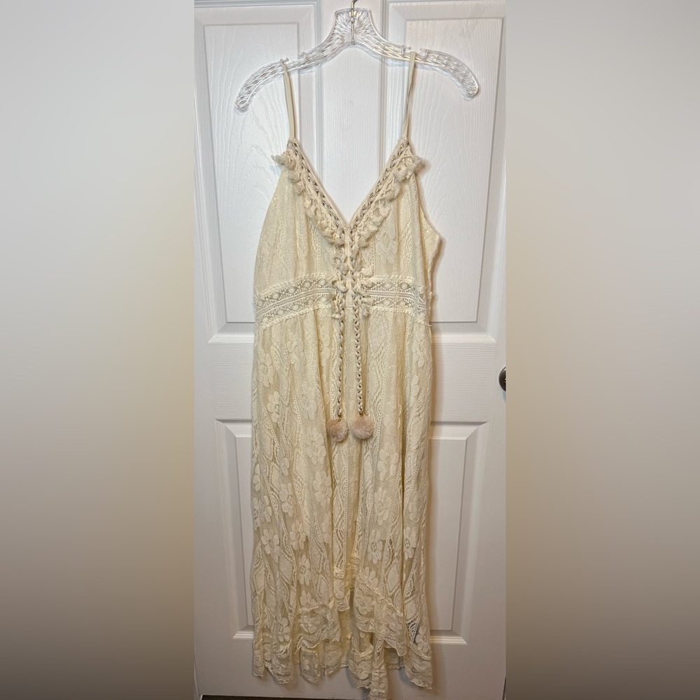 Bohemian Lace Maxi Dress in Pale Cream - Picture 2 of 3